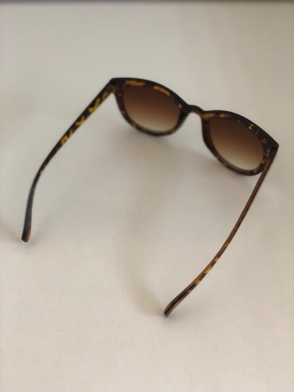 Pair of glasses - Picture 3 of 5